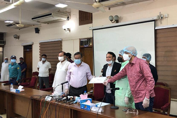 Saif Powertec Ltd.donates 4 set oxygen concentrators and 4 setventilators for the Corona unit of the Chottagram Port authority (CPA) Hospital. 